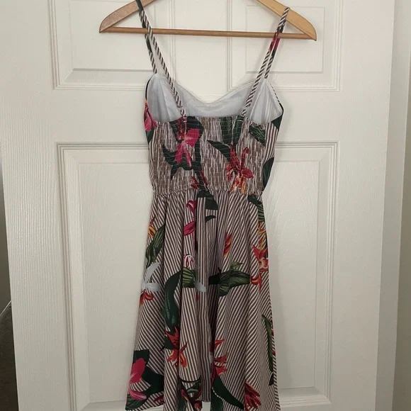 🤎 Floral Striped Summer Dress 🤎 - Picture 3 of 5